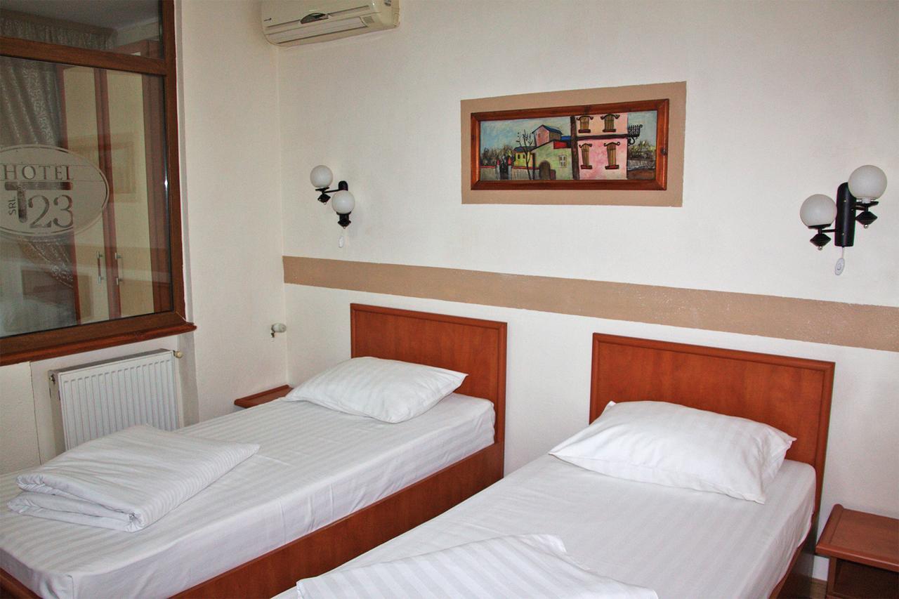 יאשי Hotel T23 מראה חיצוני תמונה