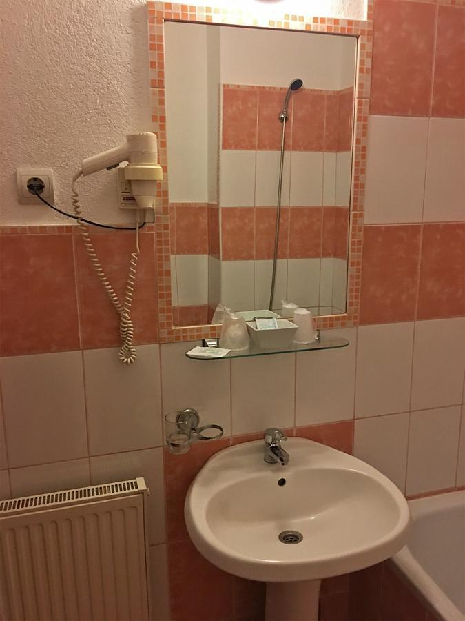 יאשי Hotel T23 מראה חיצוני תמונה