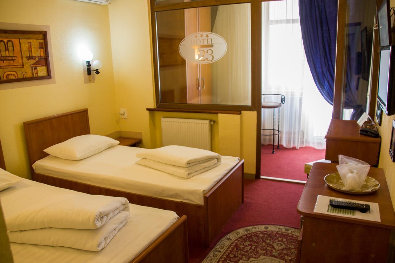 יאשי Hotel T23 מראה חיצוני תמונה